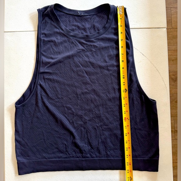 Lululemon Muscle Tank Top - Picture 4 of 6